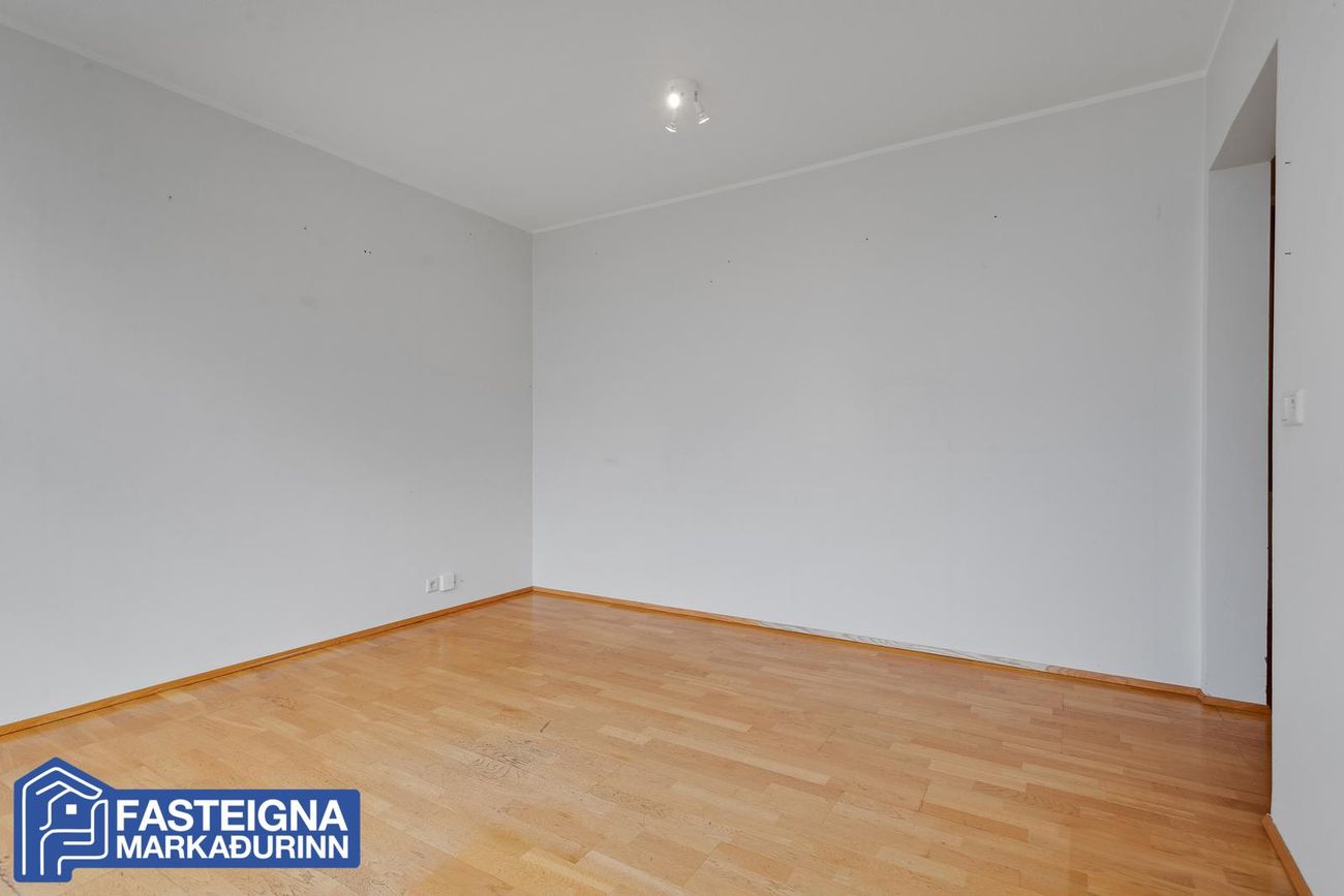 Árskógar 6 - 0402, 109 Reykjavík