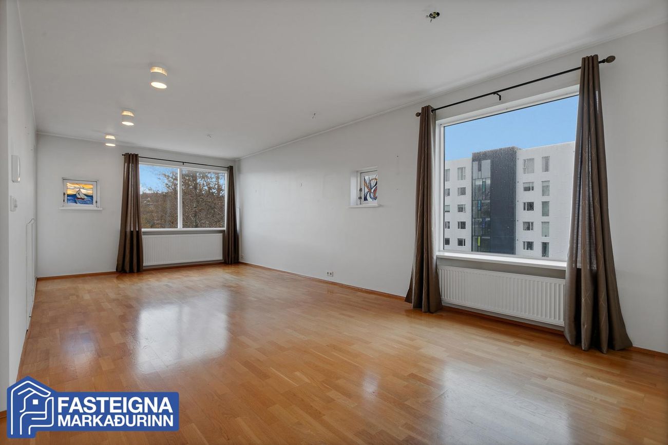 Árskógar 6 - 0402, 109 Reykjavík