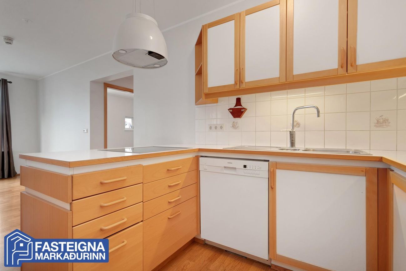 Árskógar 6 - 0402, 109 Reykjavík