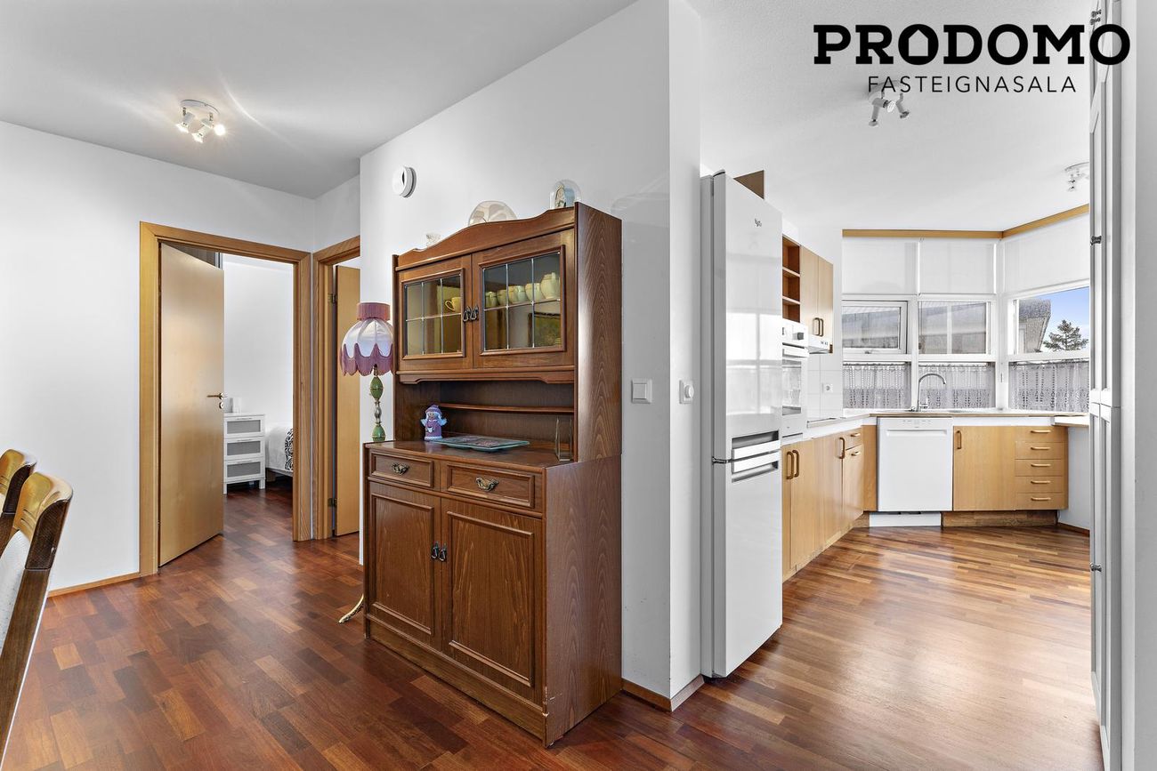 Kirkjuvegur 1, 230 Reykjanesbær