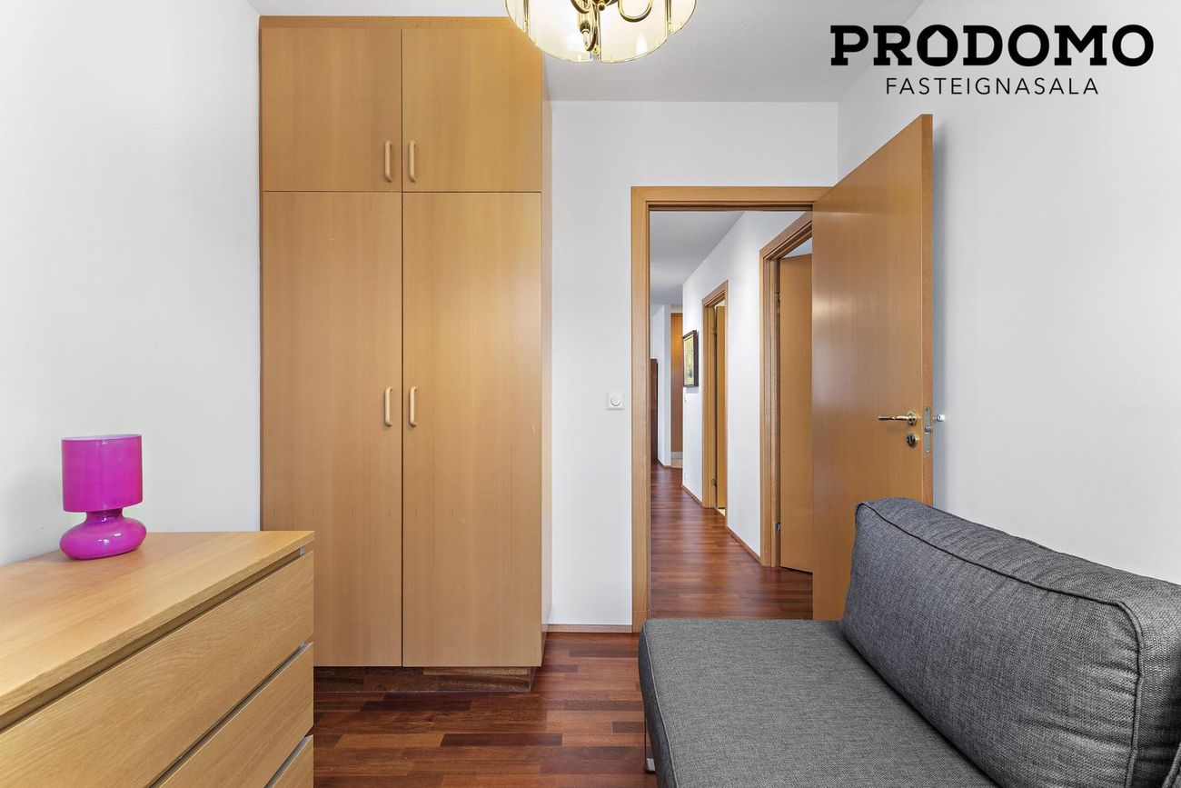 Kirkjuvegur 1, 230 Reykjanesbær