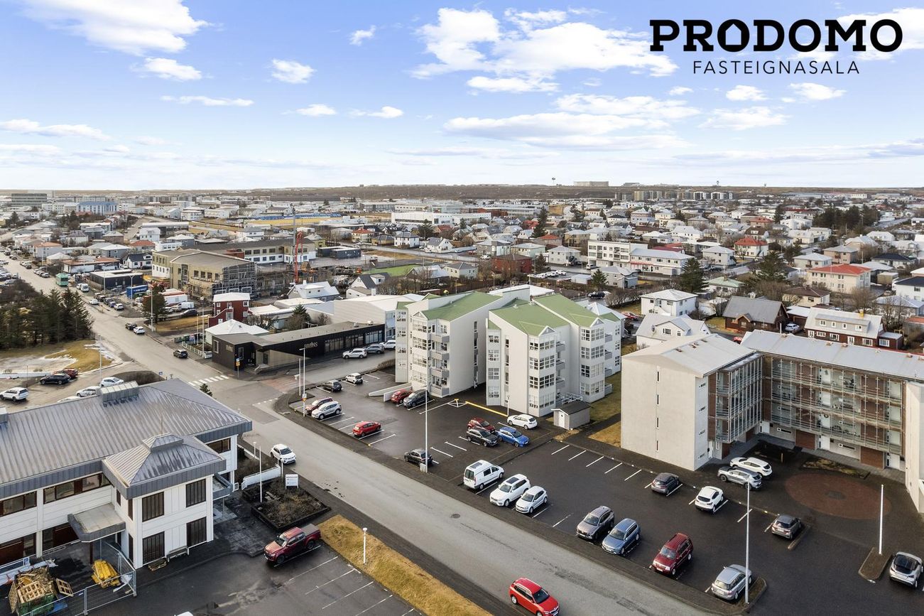 Kirkjuvegur 1, 230 Reykjanesbær