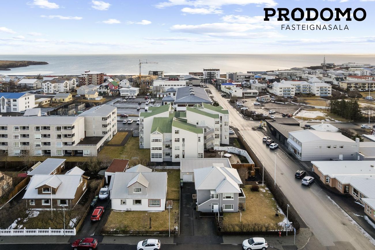 Kirkjuvegur 1, 230 Reykjanesbær