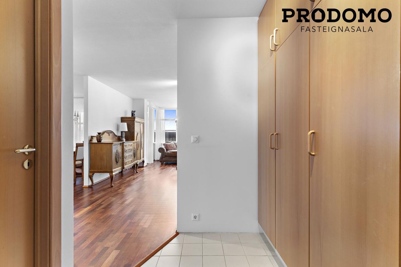 Kirkjuvegur 1, 230 Reykjanesbær