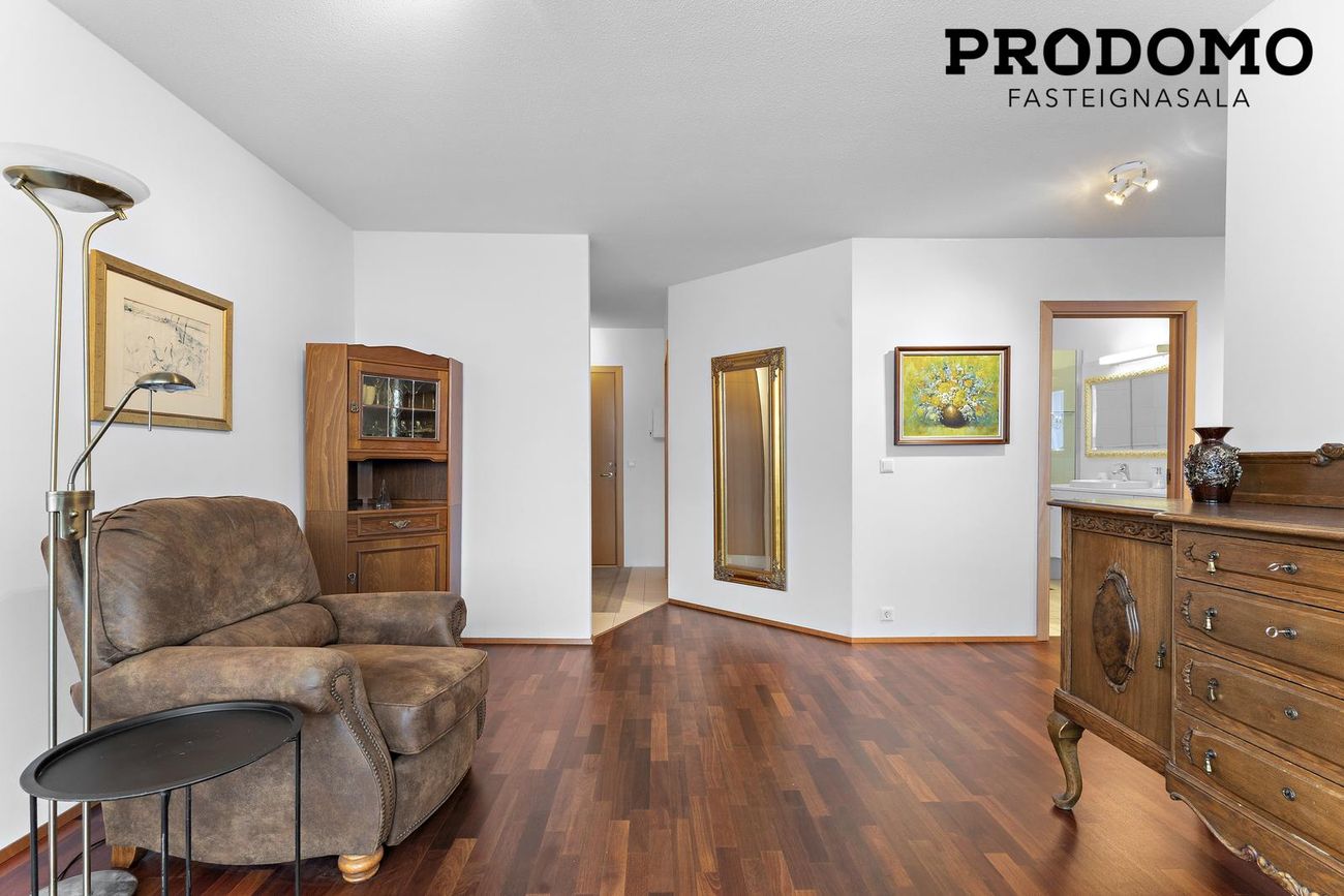 Kirkjuvegur 1, 230 Reykjanesbær