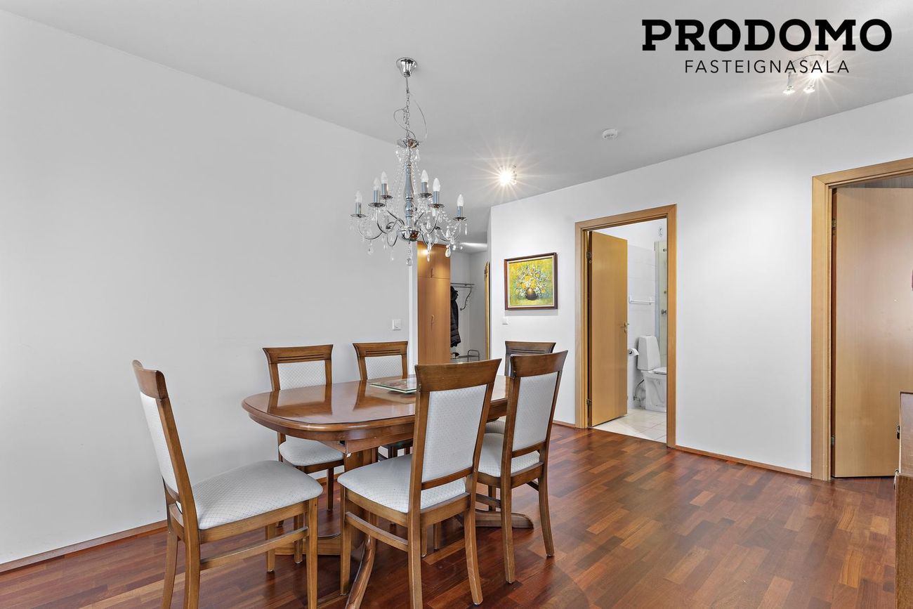 Kirkjuvegur 1, 230 Reykjanesbær