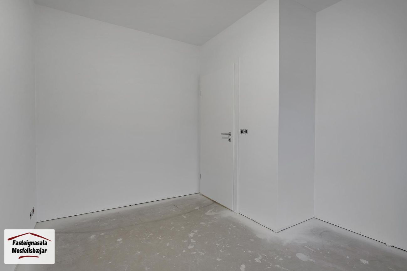 Úugata 8, 270 Mosfellsbær