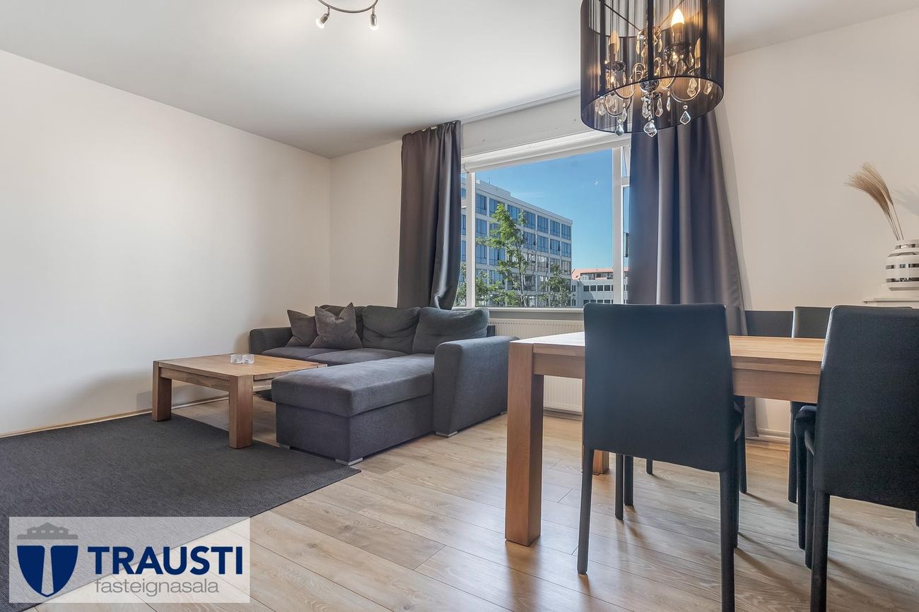 Rauðarárstígur 3 - 0102, 105 Reykjavík