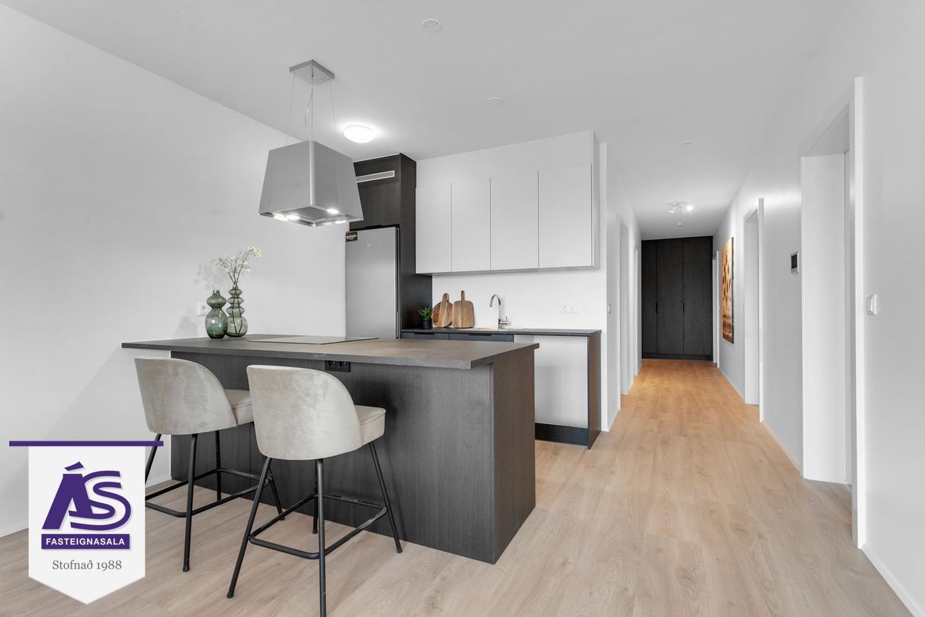 Hringhamar 23, 221 Hafnarfjörður