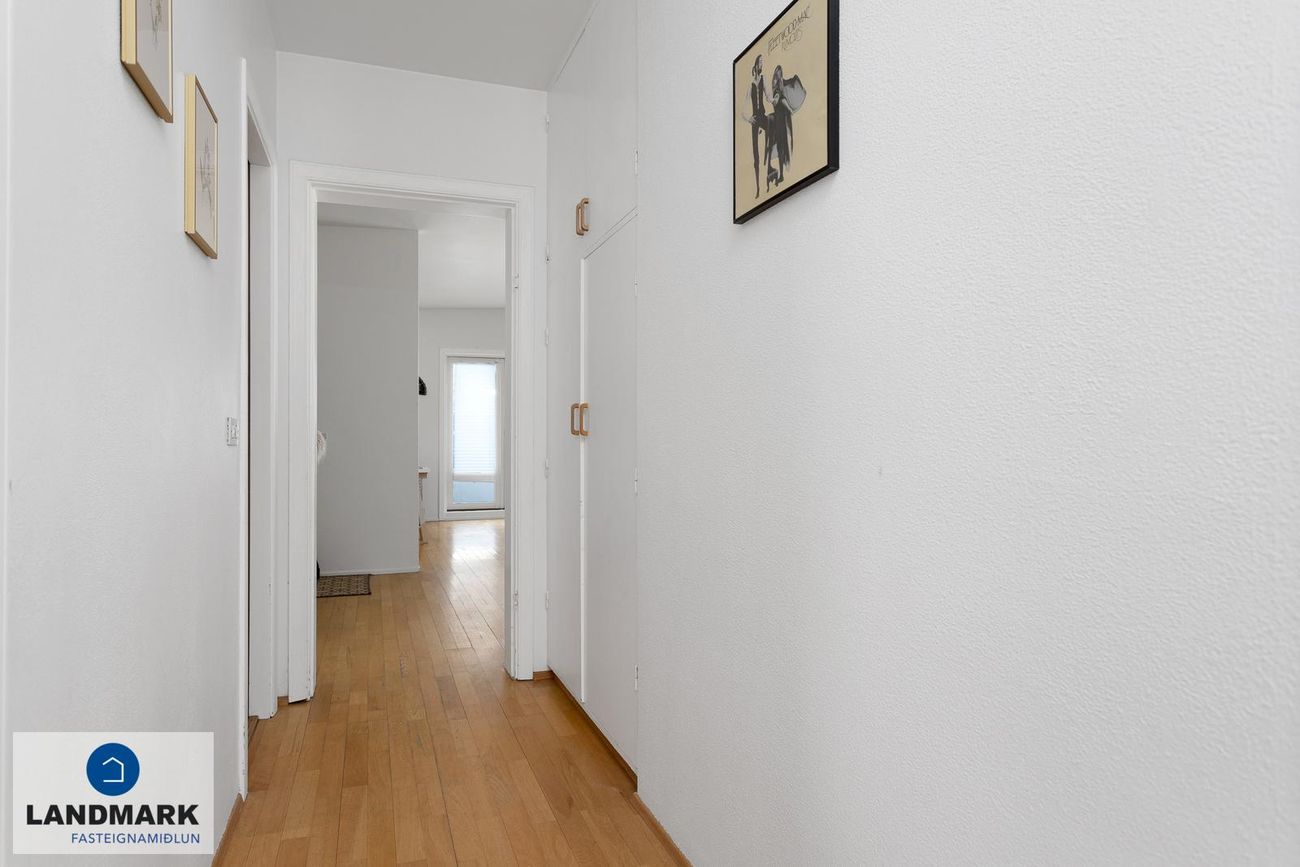 Skaftahlíð 12 - 0301, 105 Reykjavík