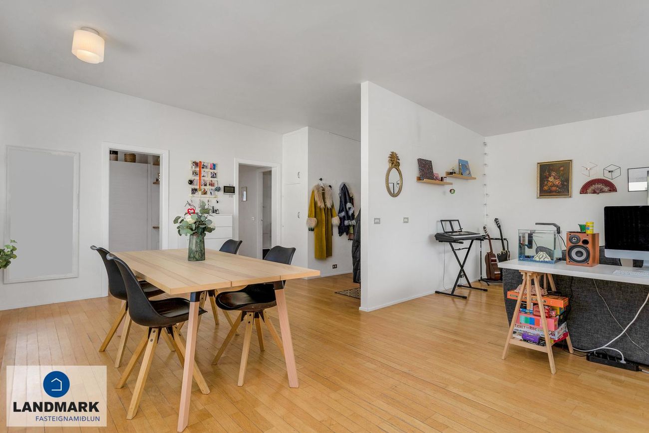 Skaftahlíð 12 - 0301, 105 Reykjavík