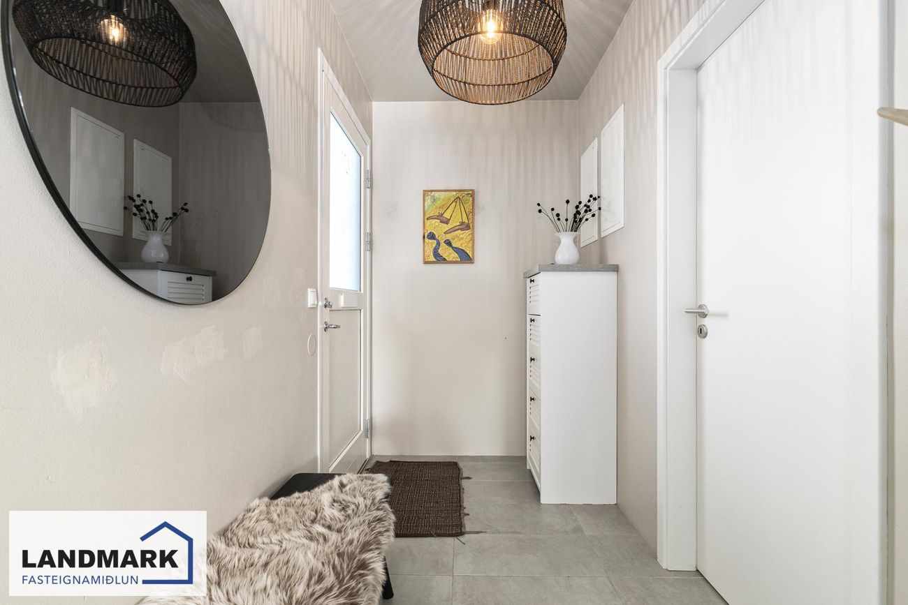 Dalsbraut 18, 260 Reykjanesbær