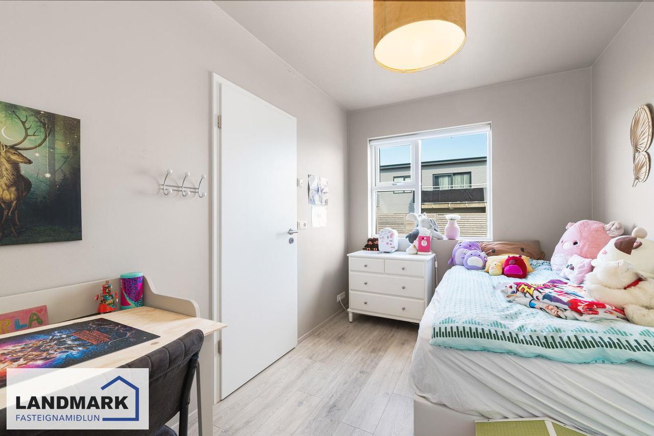Dalsbraut 18, 260 Reykjanesbær
