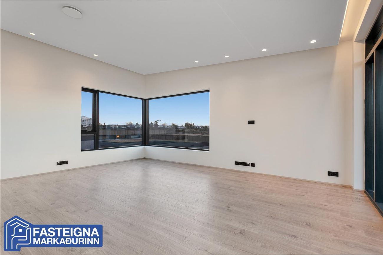 Hjallabraut 45B - 0103, 220 Hafnarfjörður