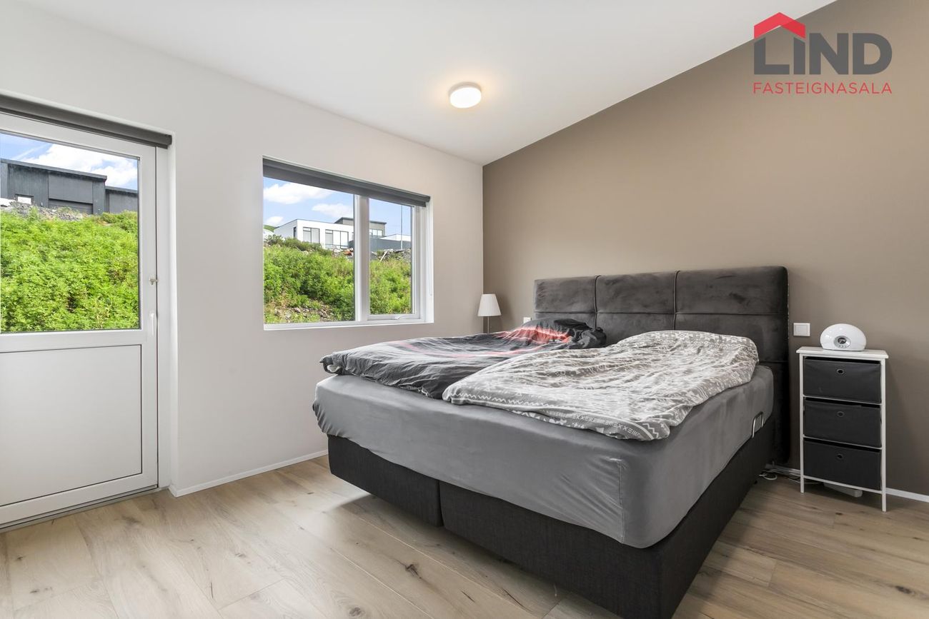 Stuðlaskarð 8B - 0102, 221 Hafnarfjörður
