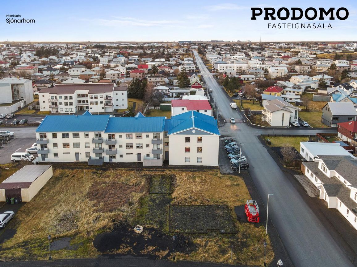 Kirkjuvegur 14, 230 Reykjanesbær