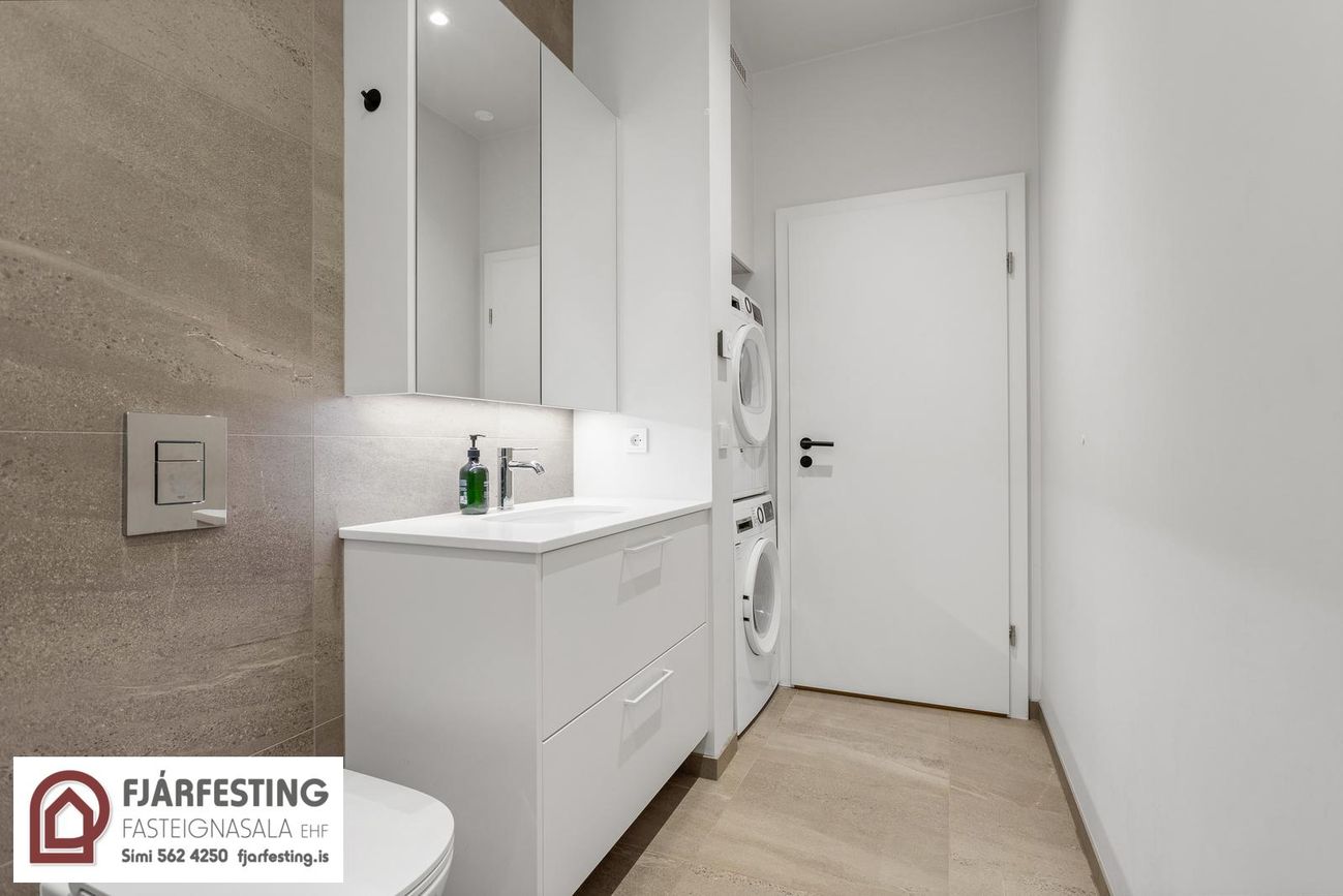 Jöfursbás 5B, 112 Reykjavík