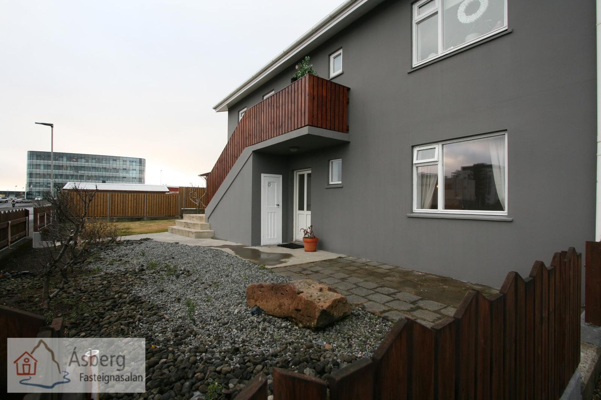 Njarðargata 12, 230 Reykjanesbær