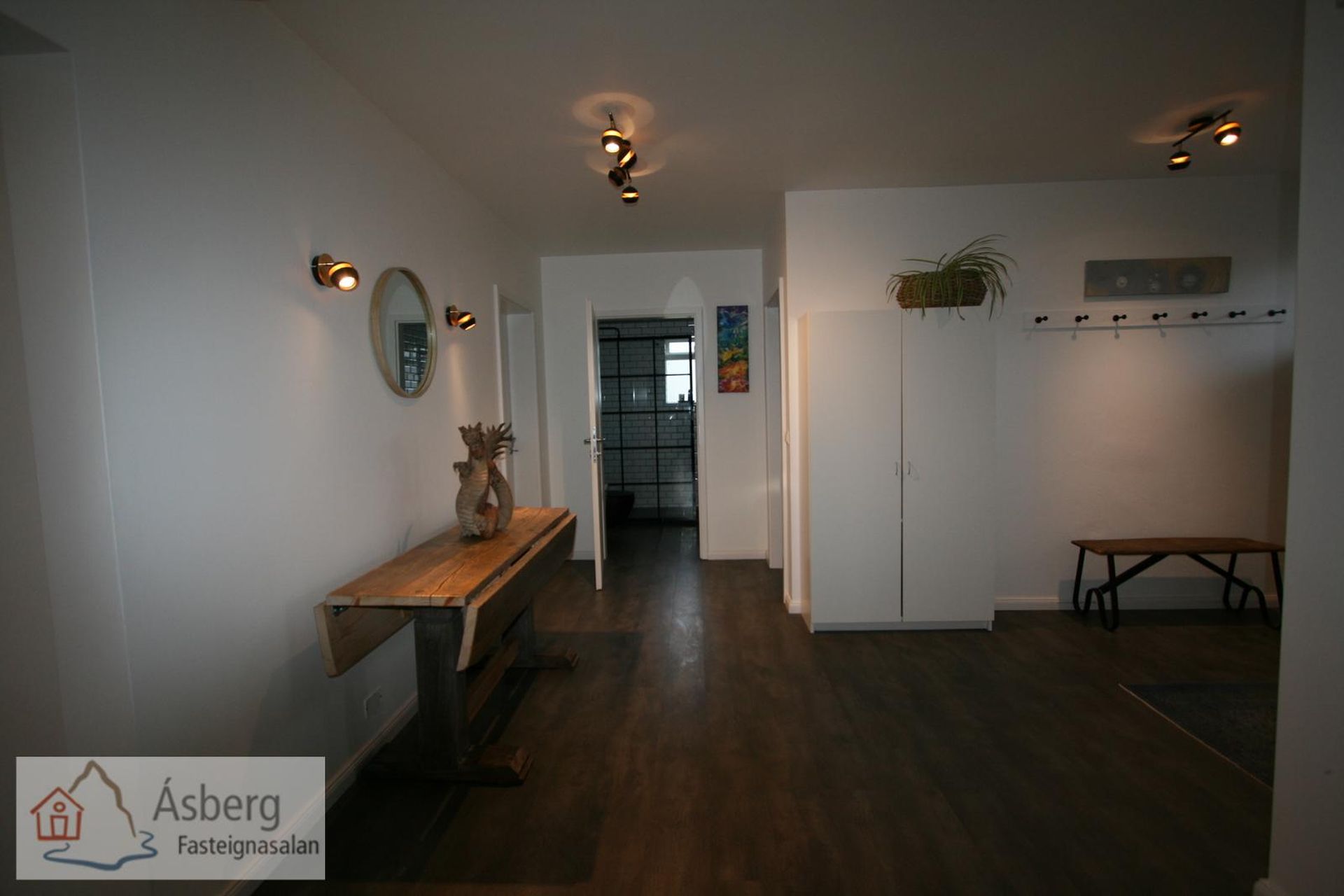 Njarðargata 12, 230 Reykjanesbær