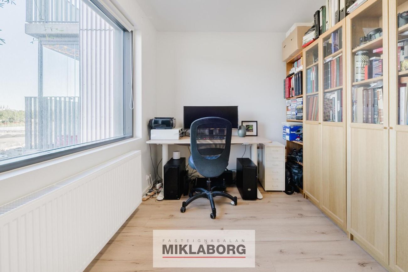 Valshlíð 2, 102 Reykjavík