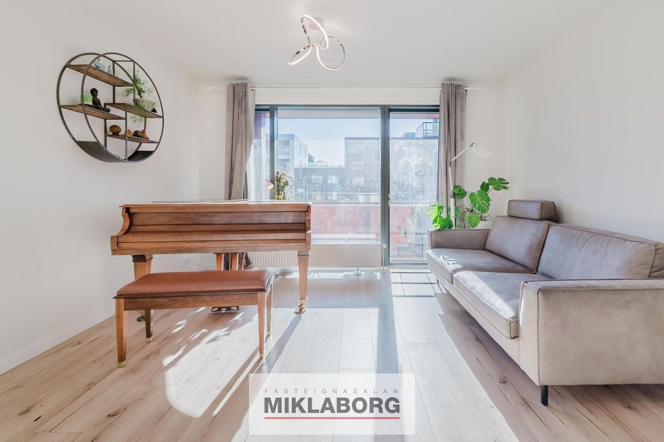 Valshlíð 2, 102 Reykjavík