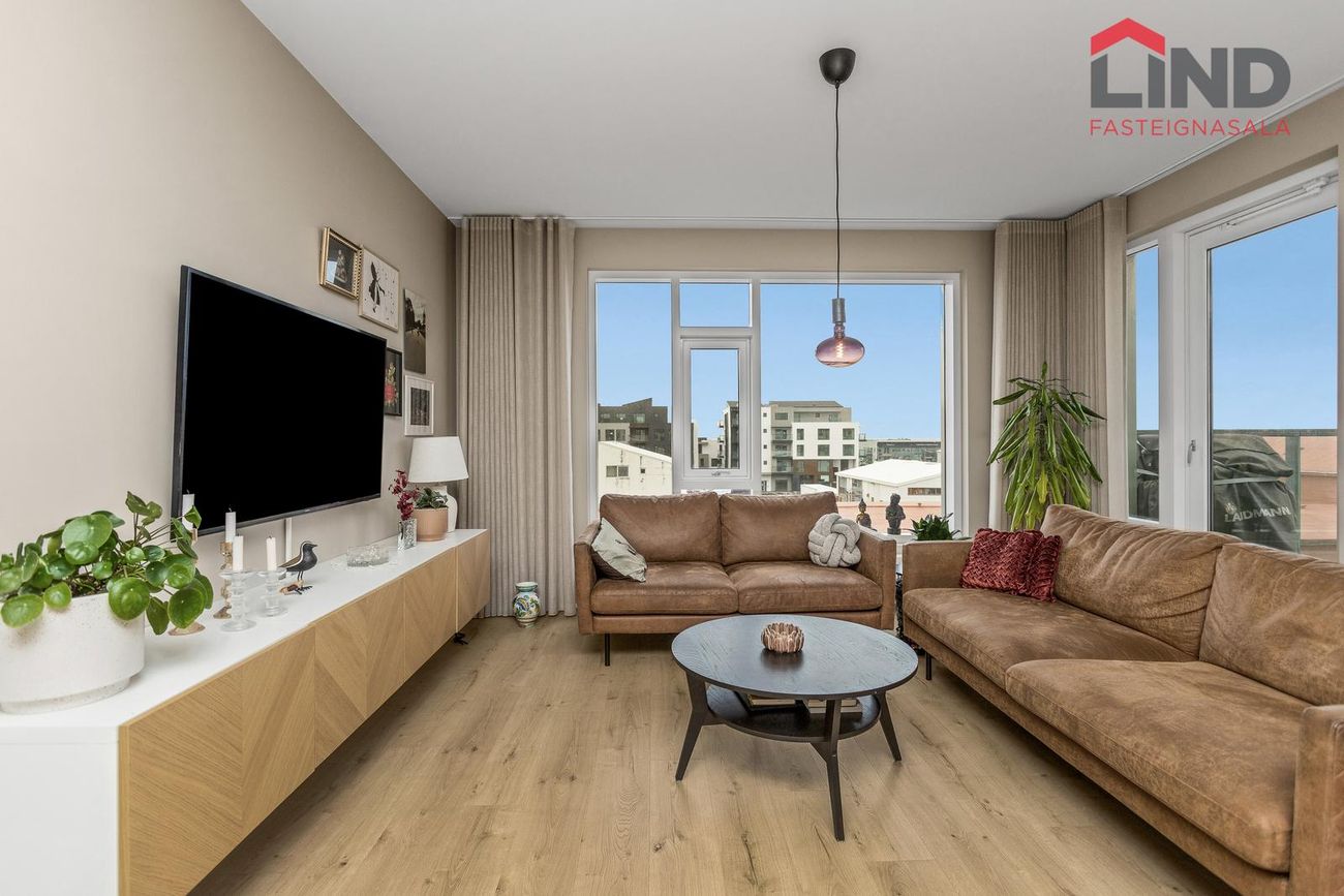 Hafnarbraut 12F, 200 Kópavogur