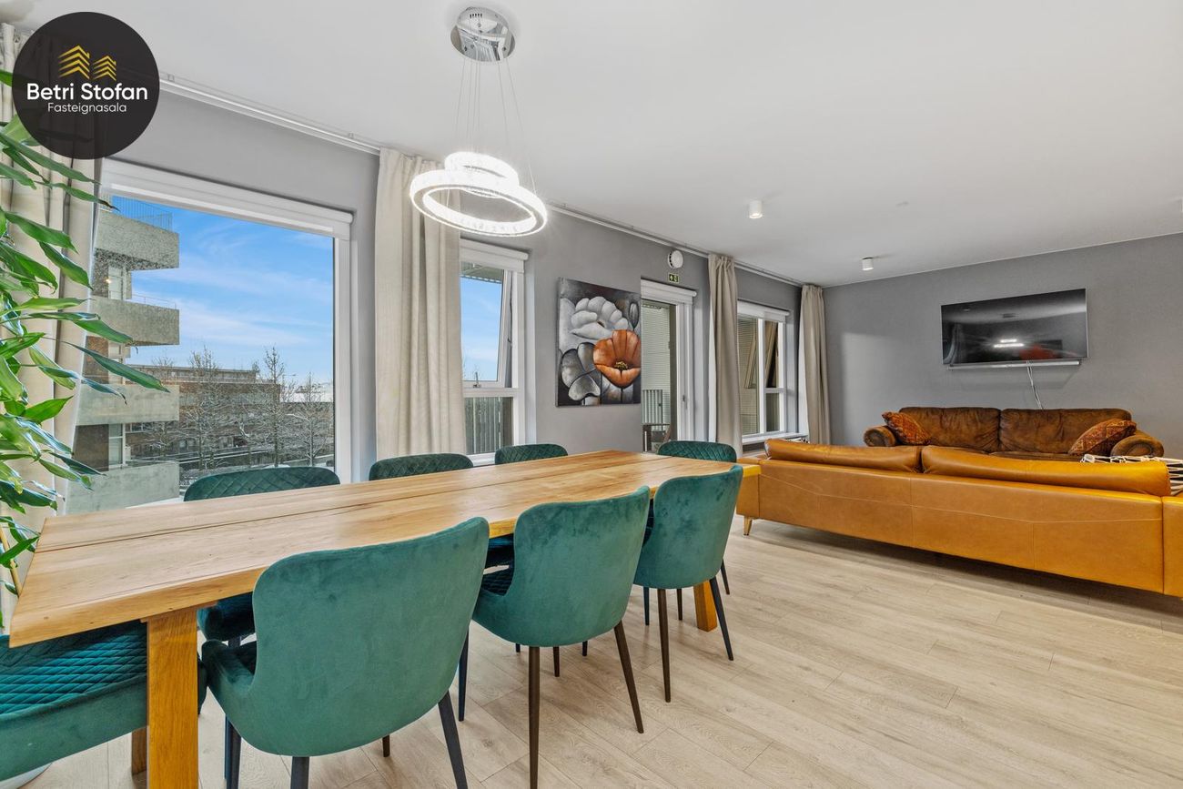 Stakkholt 4A, 105 Reykjavík