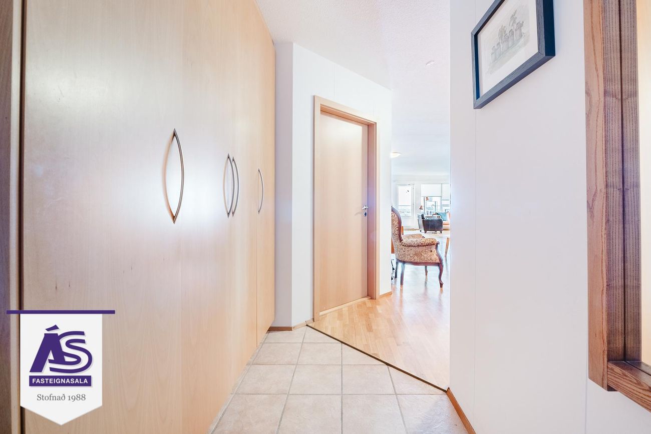 Fjarðargata 17, 220 Hafnarfjörður