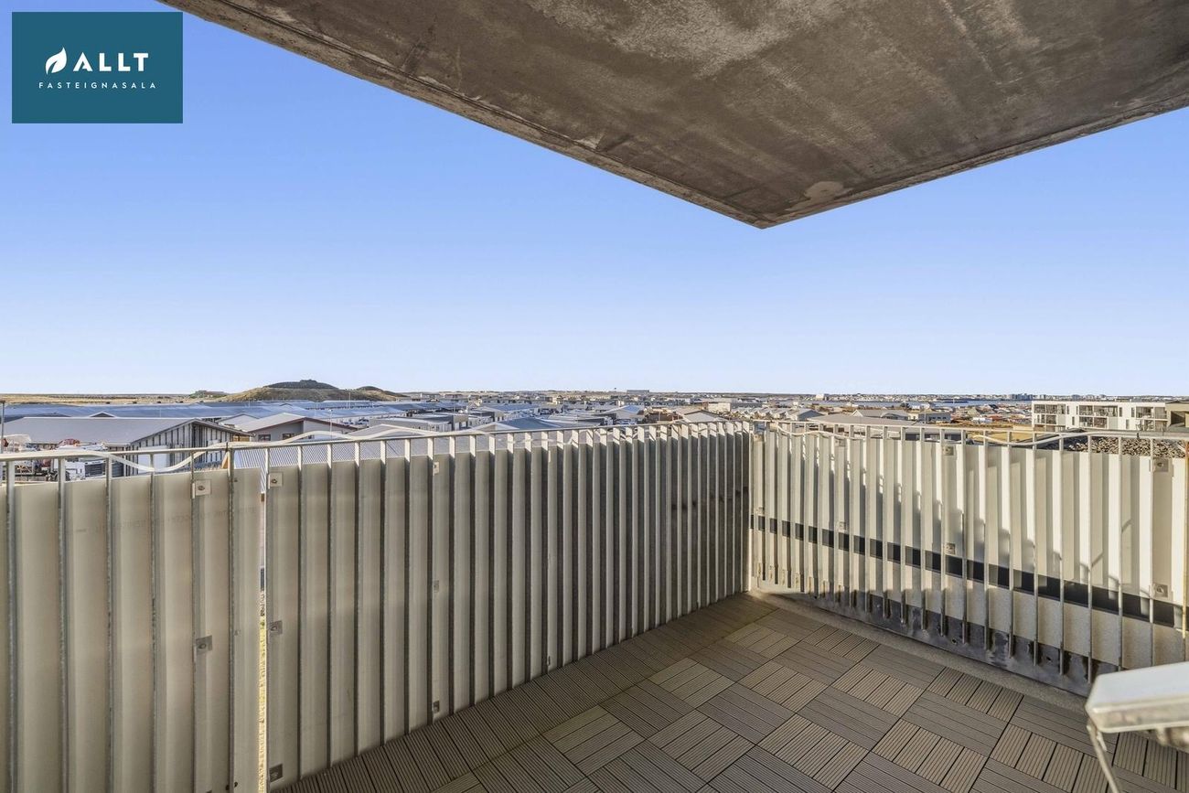 Dalsbraut 6, 260 Reykjanesbær