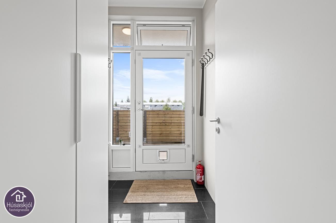 Hraunbær 102D, 110 Reykjavík