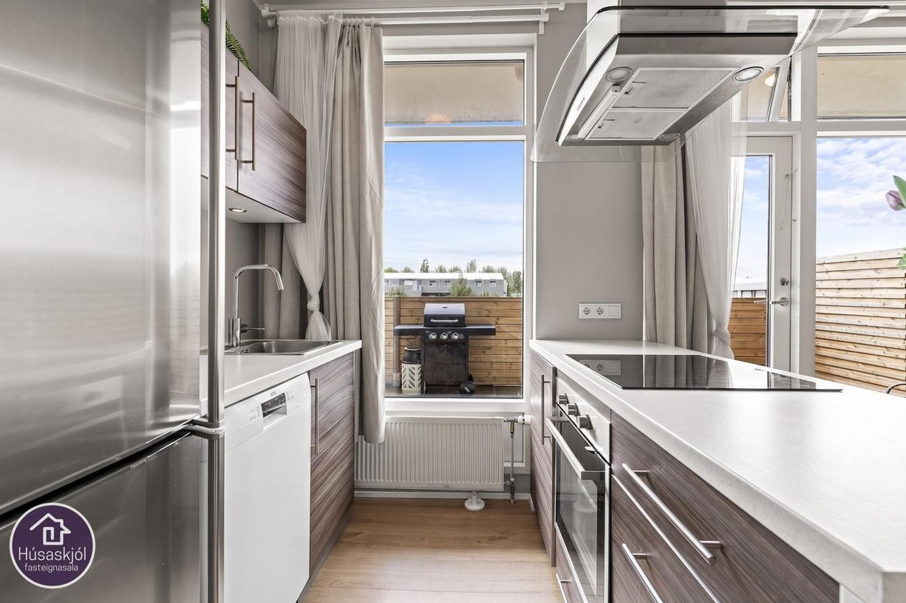 Hraunbær 102D, 110 Reykjavík