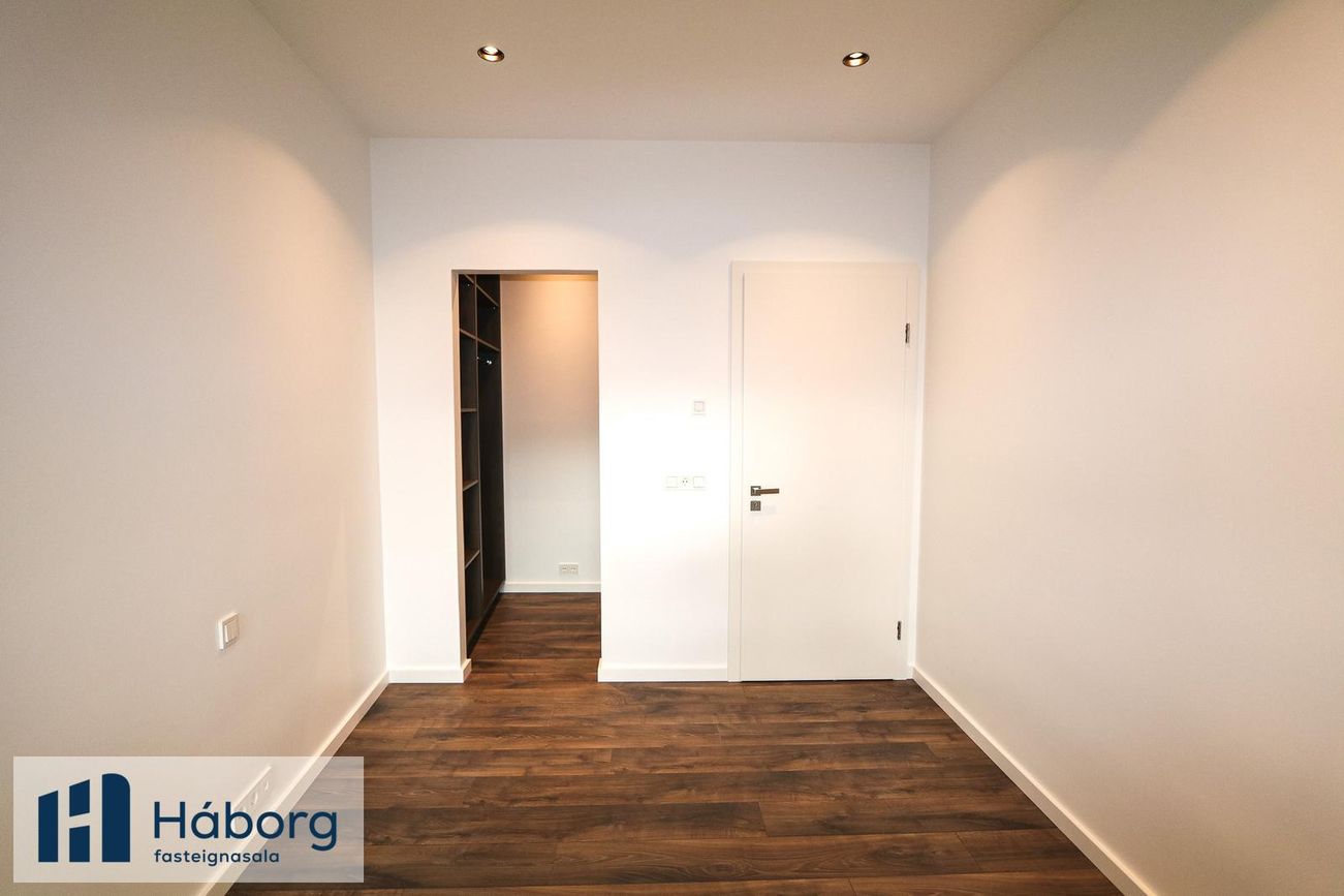 Grensásvegur 1A - 0609, 108 Reykjavík