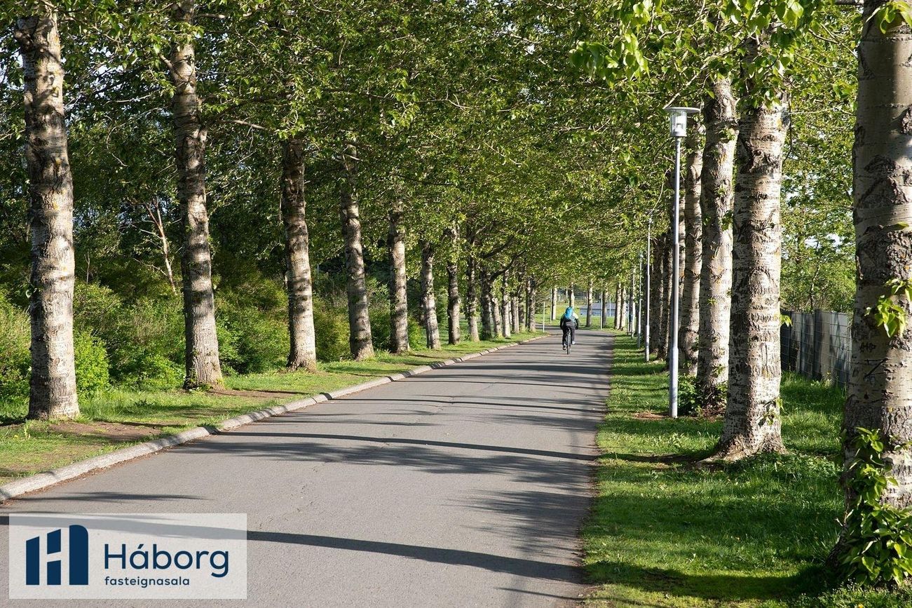 Grensásvegur 1A - 0609, 108 Reykjavík