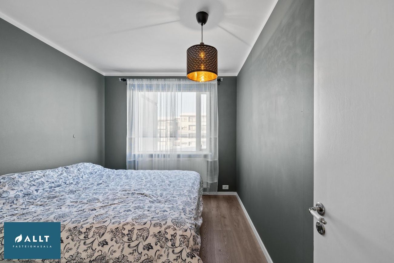 Heiðarhvammur 6, 230 Reykjanesbær
