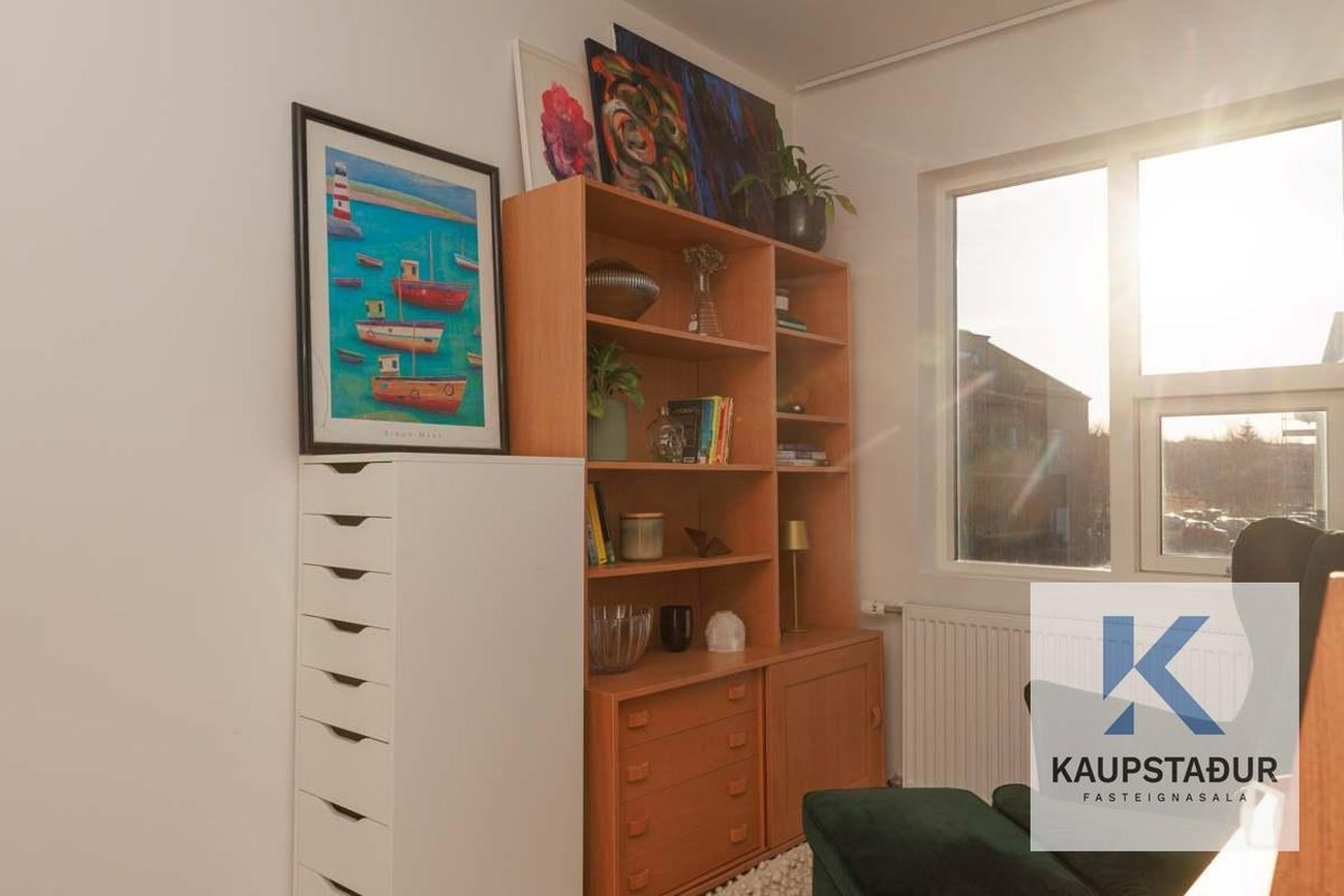Jöfursbás 11B, 112 Reykjavík