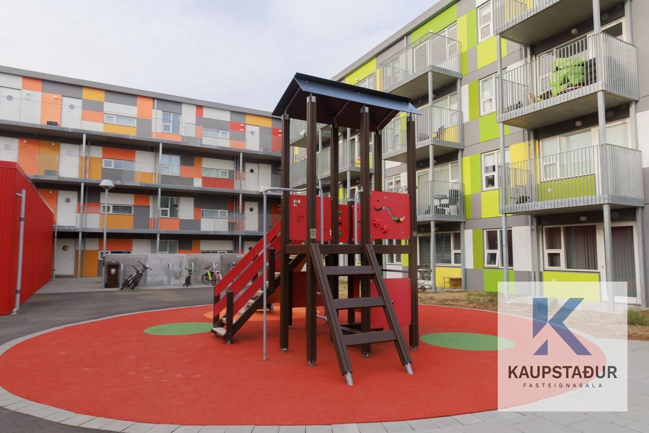 Jöfursbás 11B, 112 Reykjavík