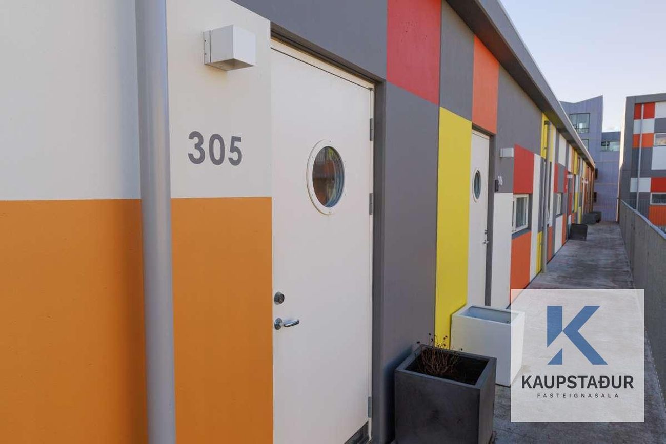Jöfursbás 11B, 112 Reykjavík