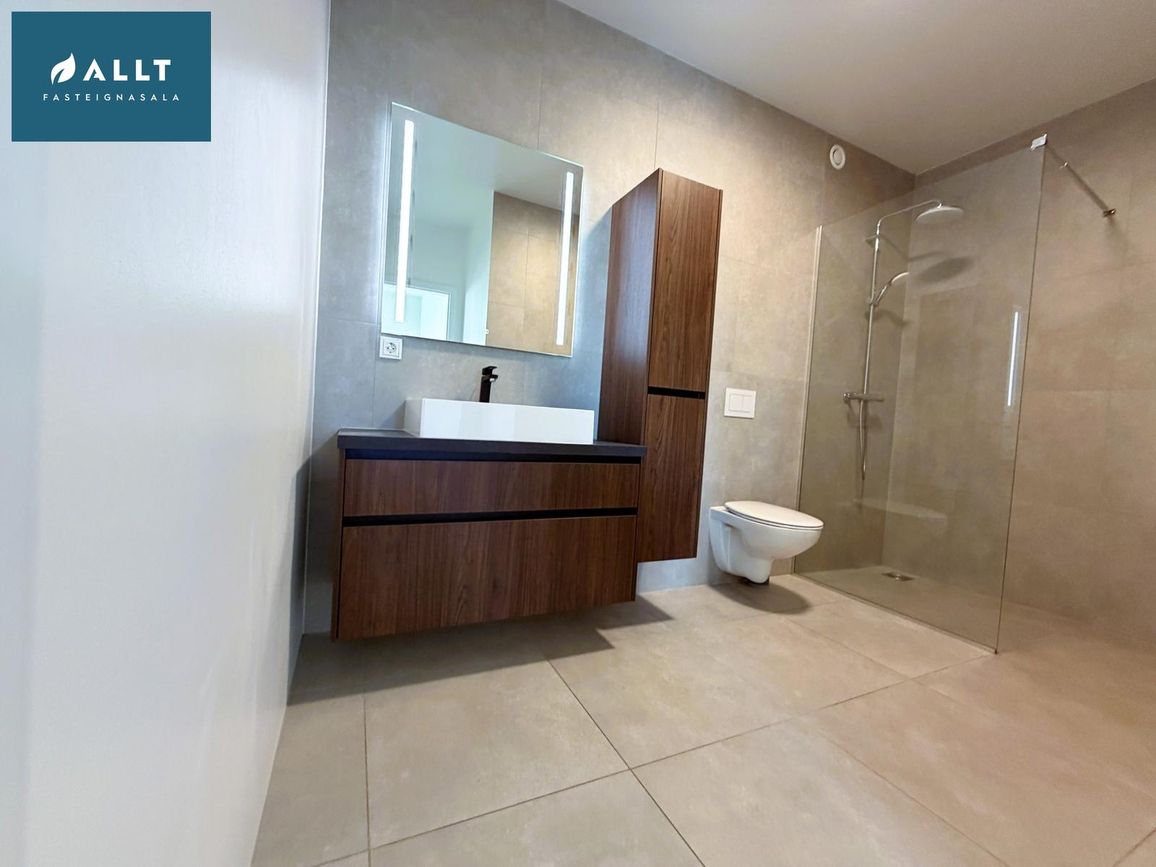 Asparlaut 24, 230 Reykjanesbær