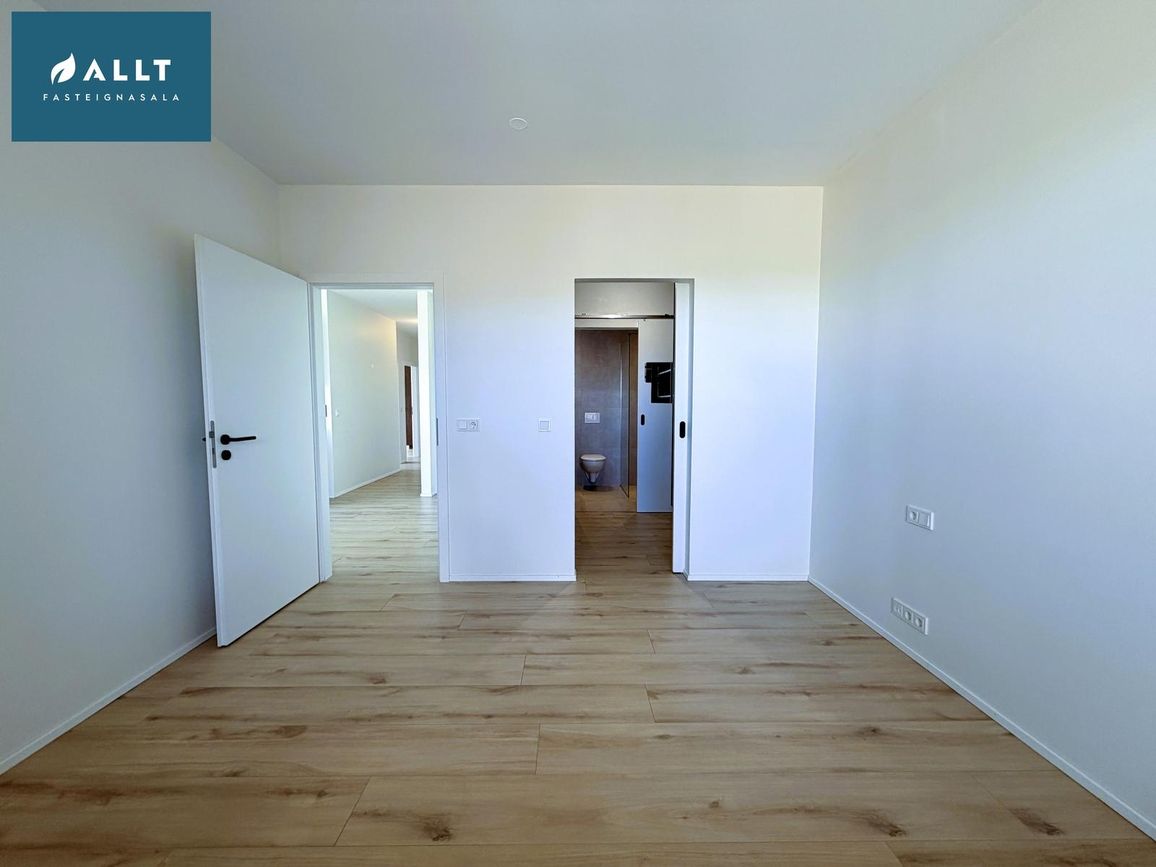 Asparlaut 24, 230 Reykjanesbær