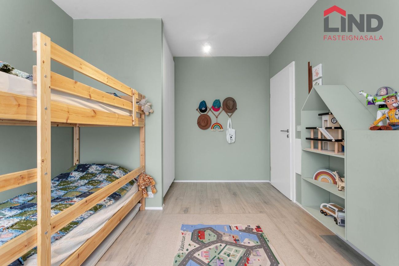 Vinastræti 8 - 0305, 210 Garðabær