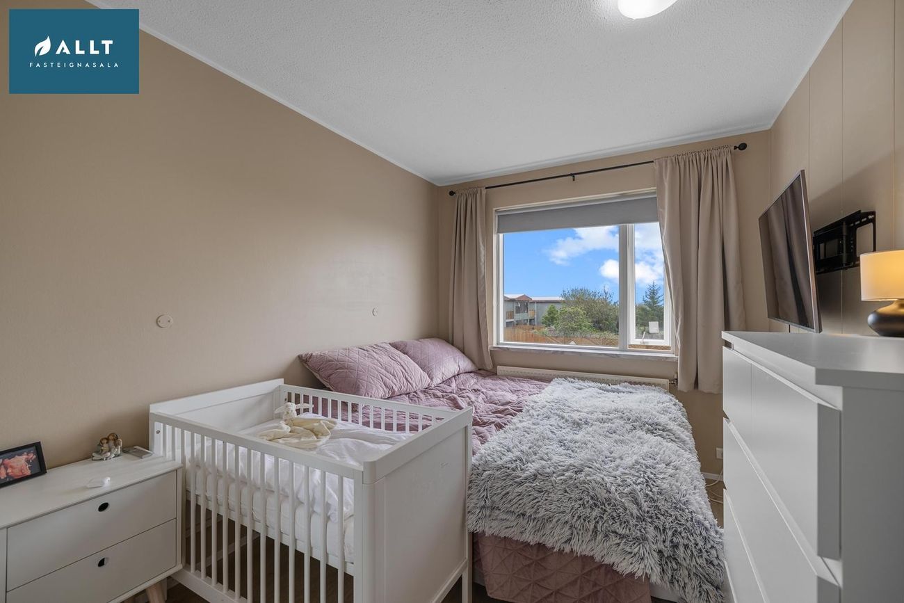 Heiðarhvammur 9, 230 Reykjanesbær