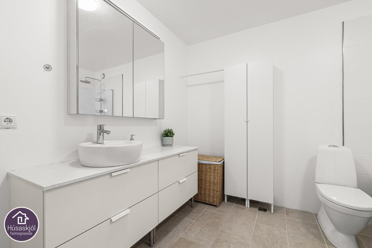 Miðleiti 1, 103 Reykjavík