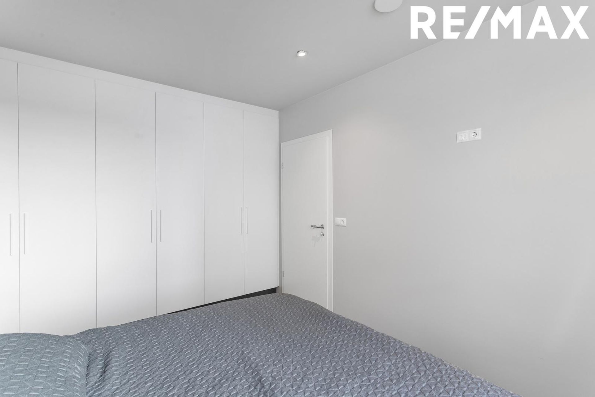 Rökkvatjörn 1, 113 Reykjavík