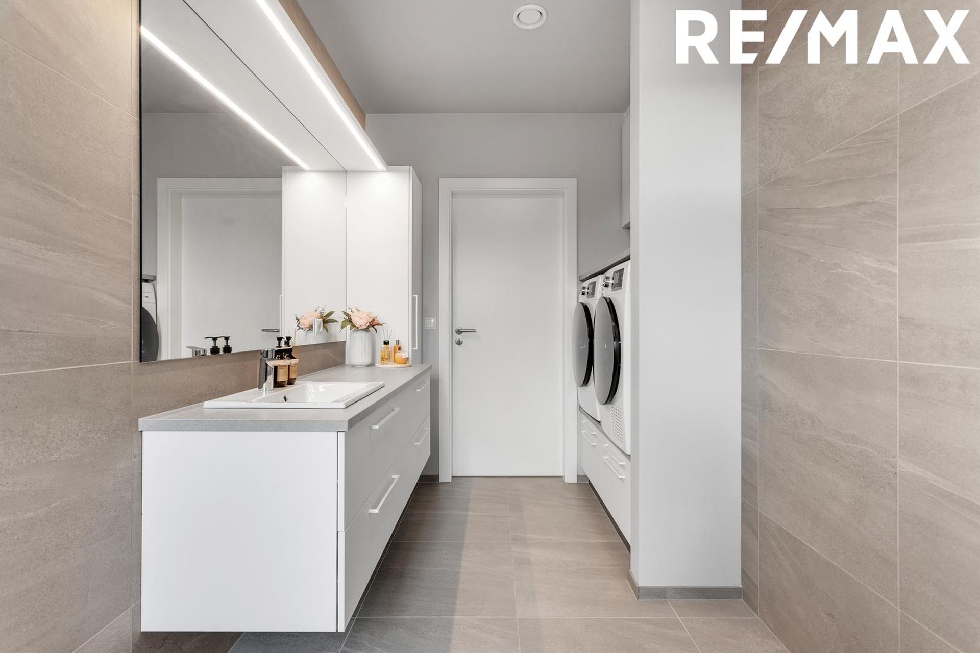 Rökkvatjörn 1, 113 Reykjavík