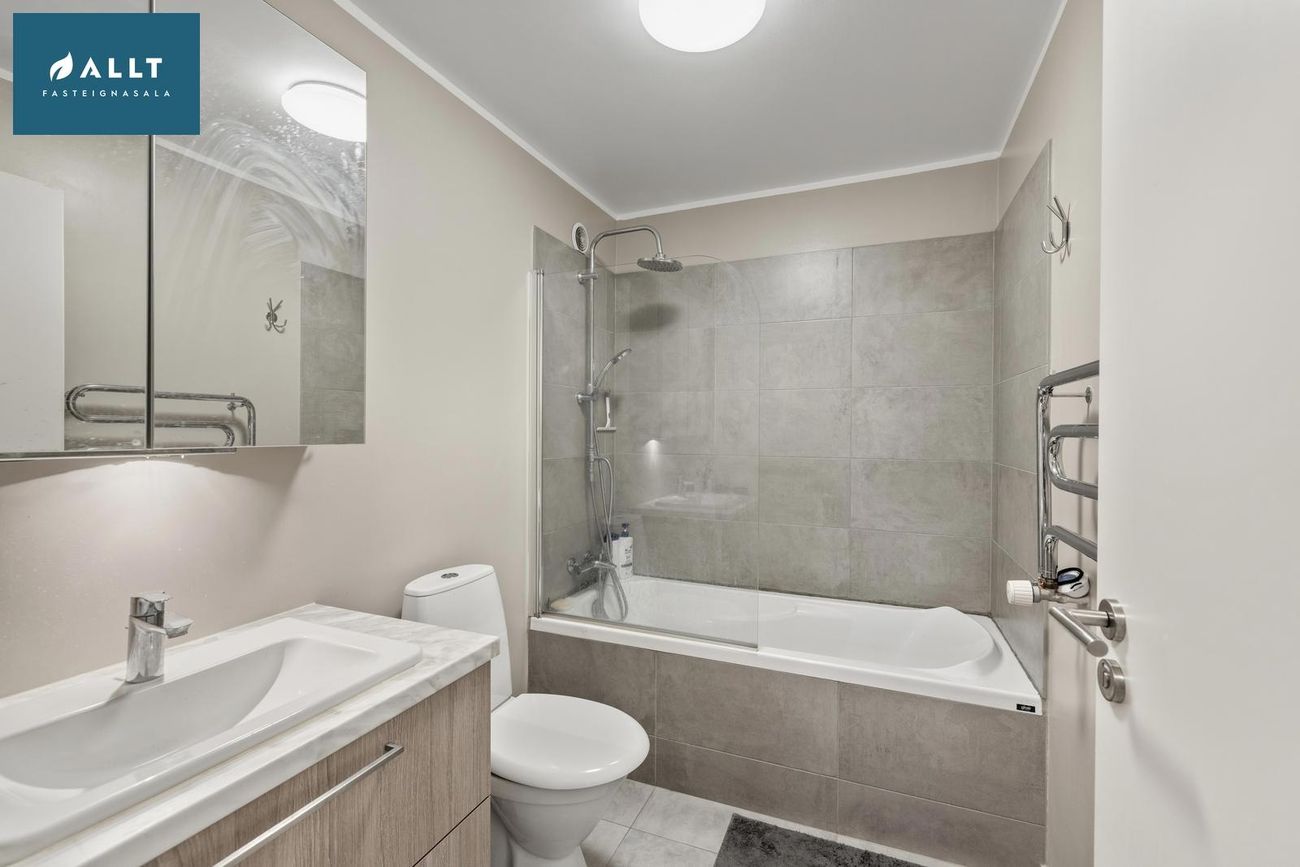 Breiðbraut 670A, 262 Reykjanesbær