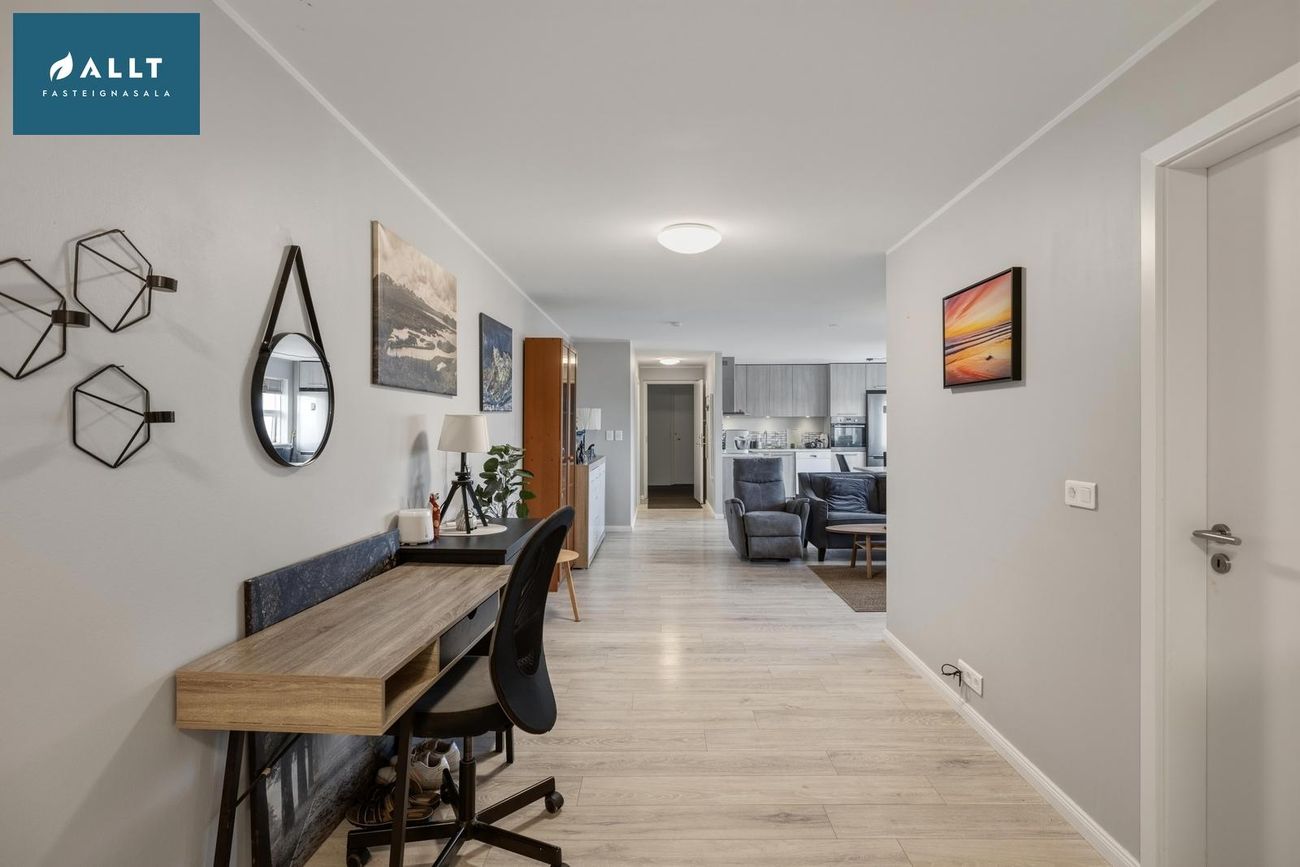 Breiðbraut 670A, 262 Reykjanesbær