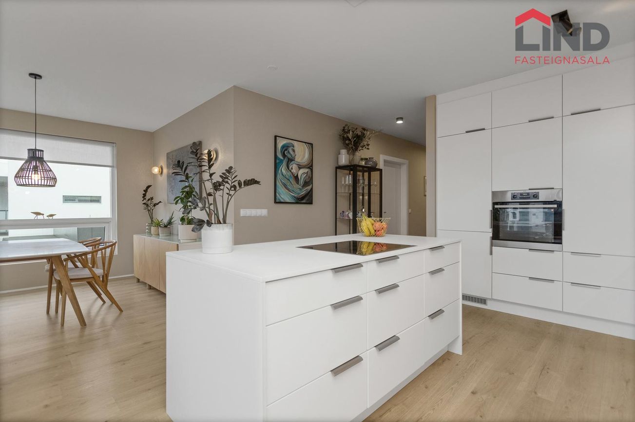 Hafnarbraut 12F, 200 Kópavogur