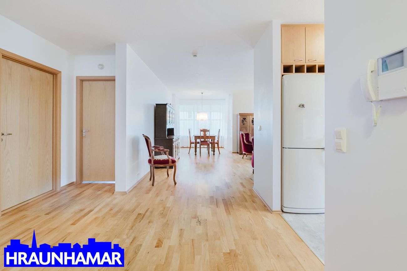 Aðalgata 1 - 0304, 230 Reykjanesbær
