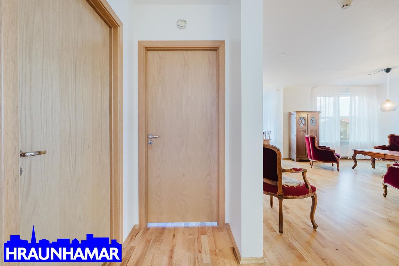 Aðalgata 1 - 0304, 230 Reykjanesbær