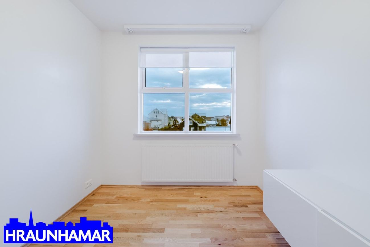 Aðalgata 1 - 0304, 230 Reykjanesbær